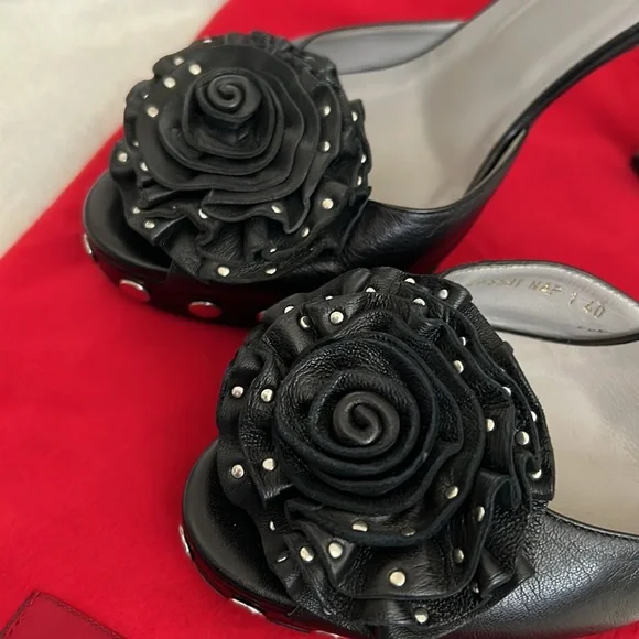 “Rare”Valentino Garavani rosette studded platform heels - Picture 2 of 7